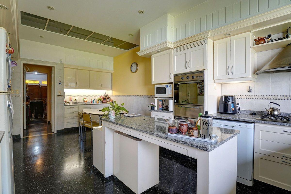 Foto de VENTA CASA 6 ambientes CABALLITO PARQUE COCHERA, imagen 1
