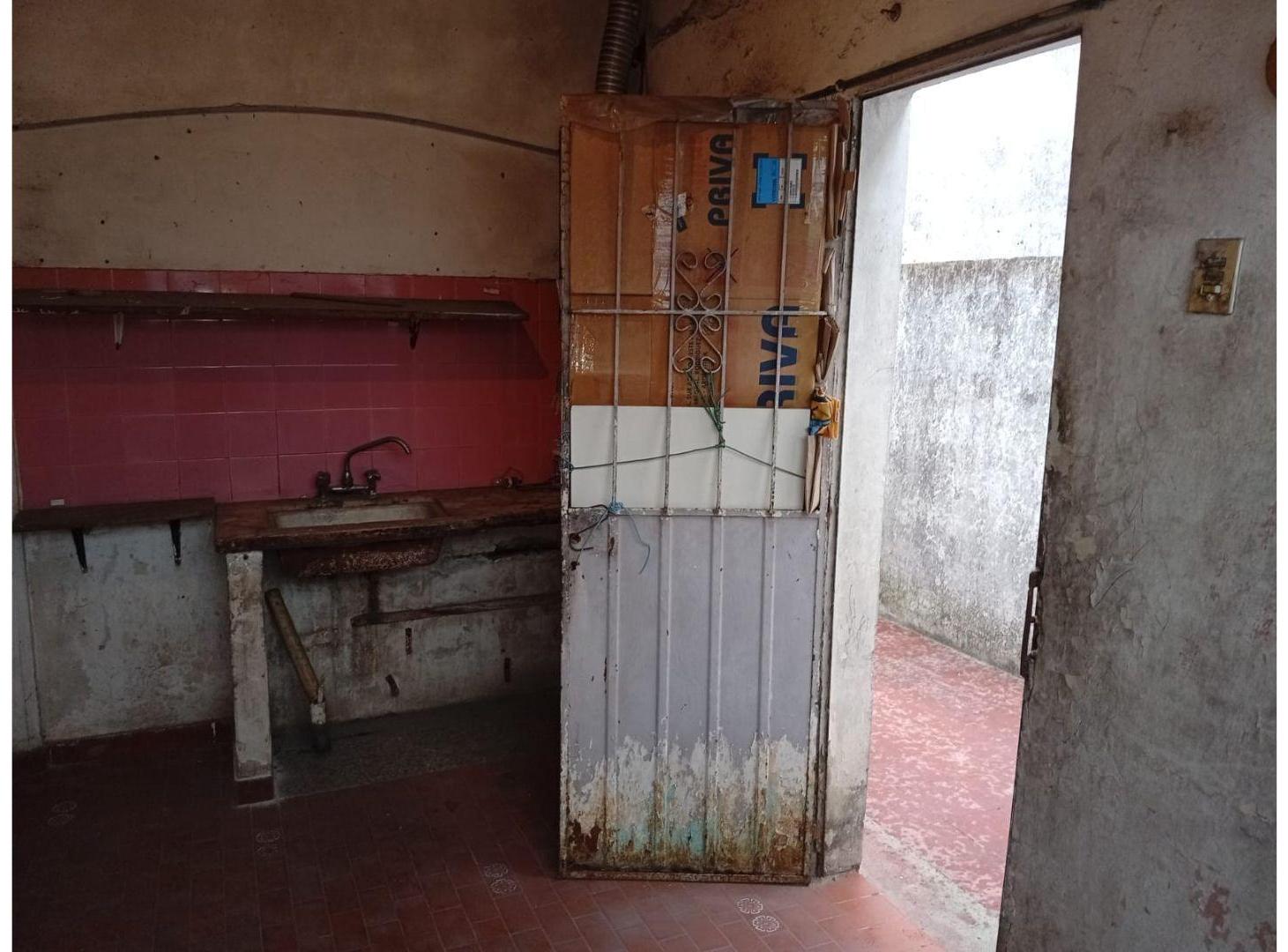 Foto de VENTA PH Y LOCAL, imagen 1