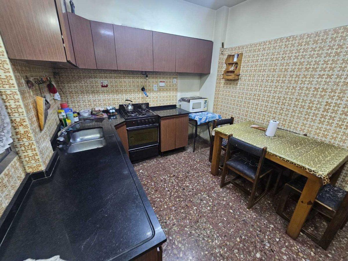 Foto de VENTA DE CASA 5 AMBIENTES COCHERA TERRAZA JARDIN, imagen 5