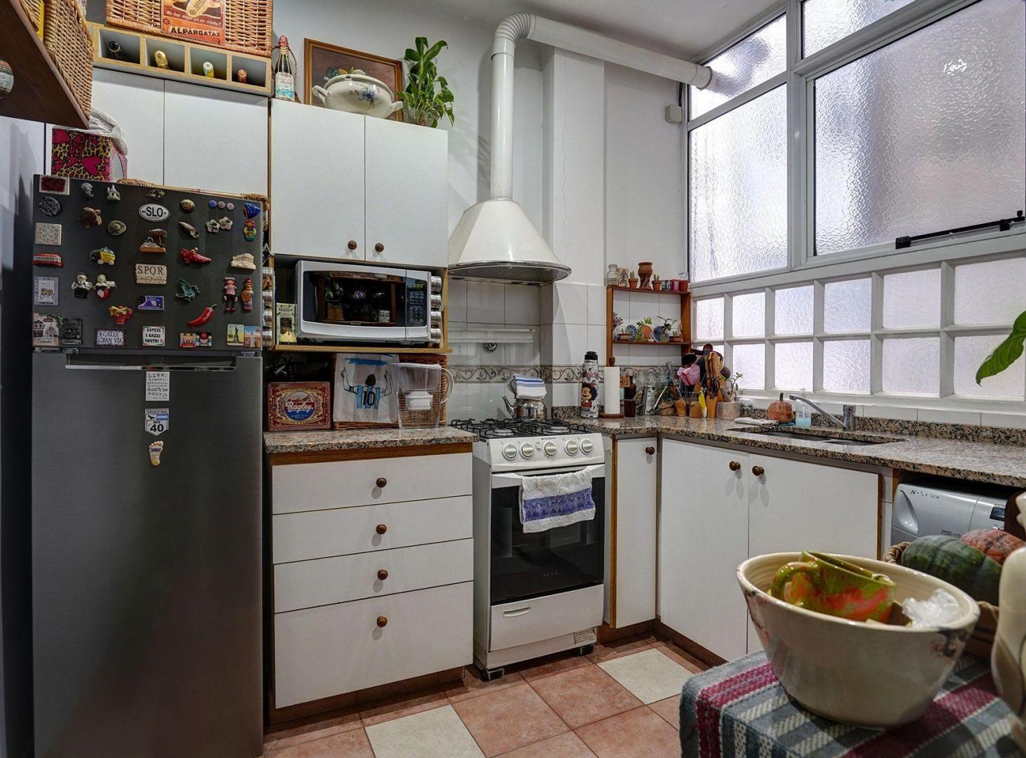 Foto de VENTA DEPARTAMENTO 2 AMBIENTES AMPLIOS CABALLITO, imagen 1
