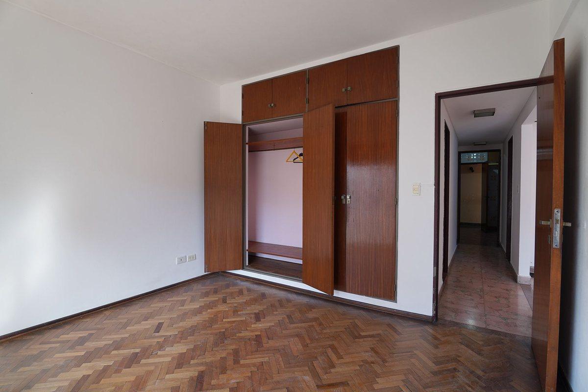 Foto de VENTA DEPARTAMENTO 4 AMBIENTES COCHERA BALVANERA, imagen 5