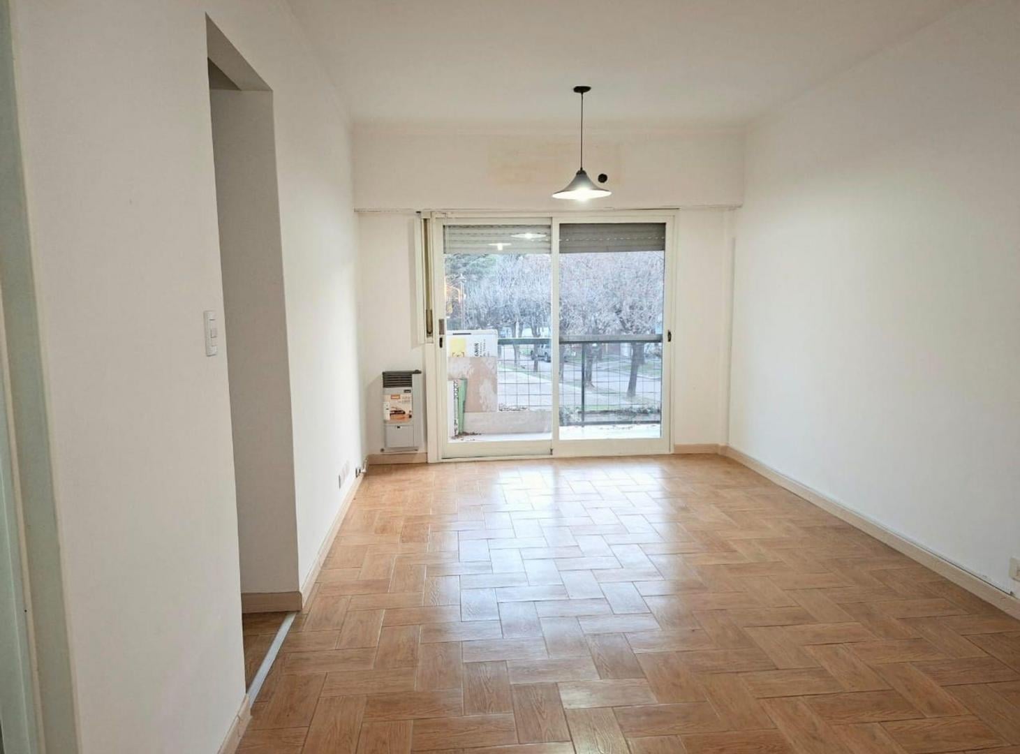 Foto de ALQUILER DEPARTAMENTO 3 AMB. COCHERA CIUDAD EVITA, imagen 2