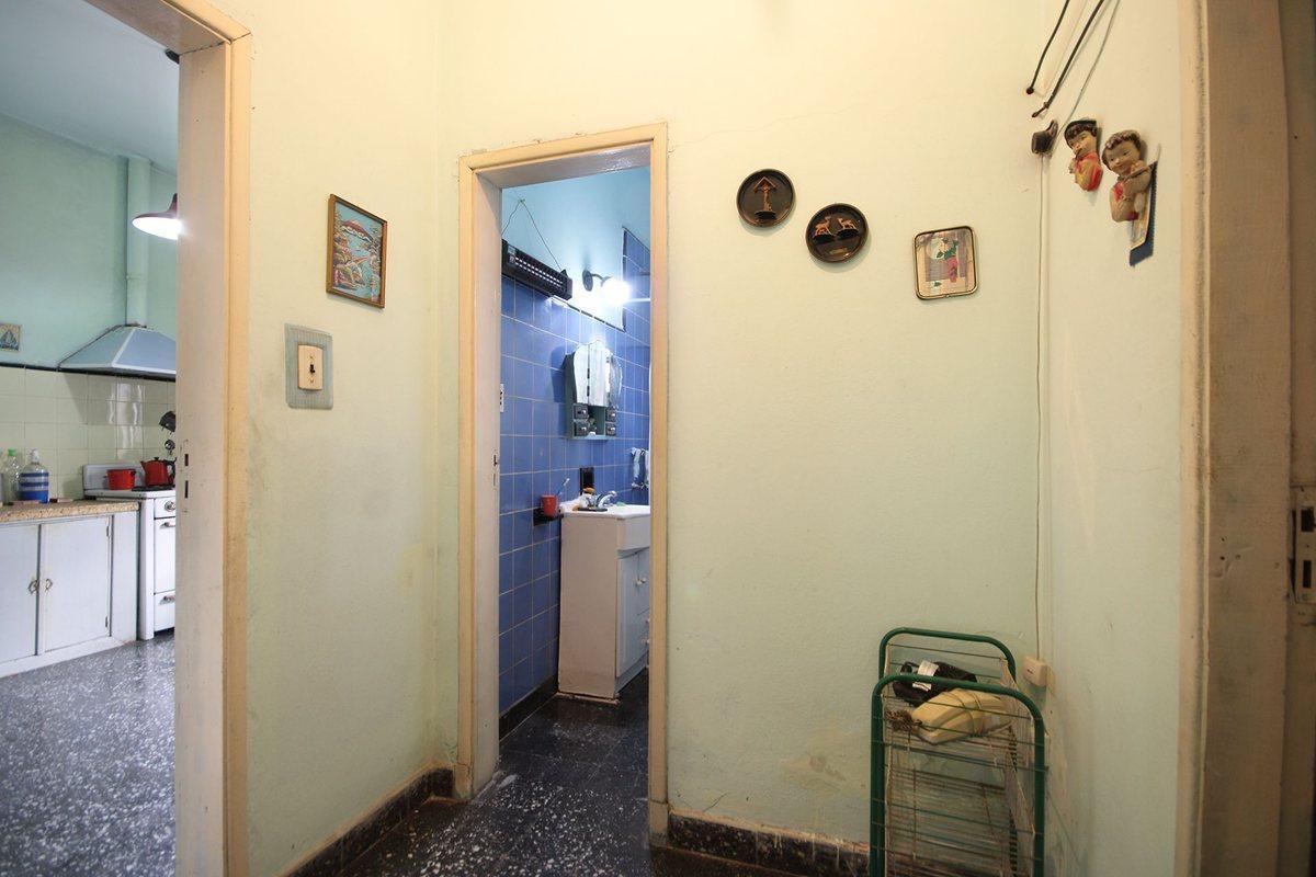 Foto de CASA 3 AMBIENTES EN VENTA EN CASTELAR JARDIN APTO, imagen 2