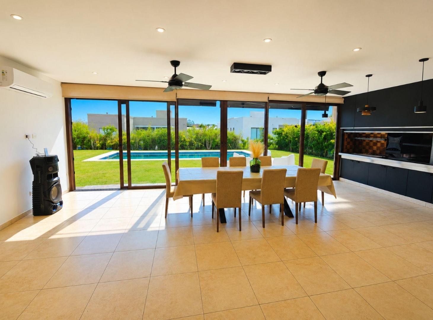 Foto de VENTA CASA 5 AMBIENTES CON PILETA LAGOS DE CANNING, imagen 3