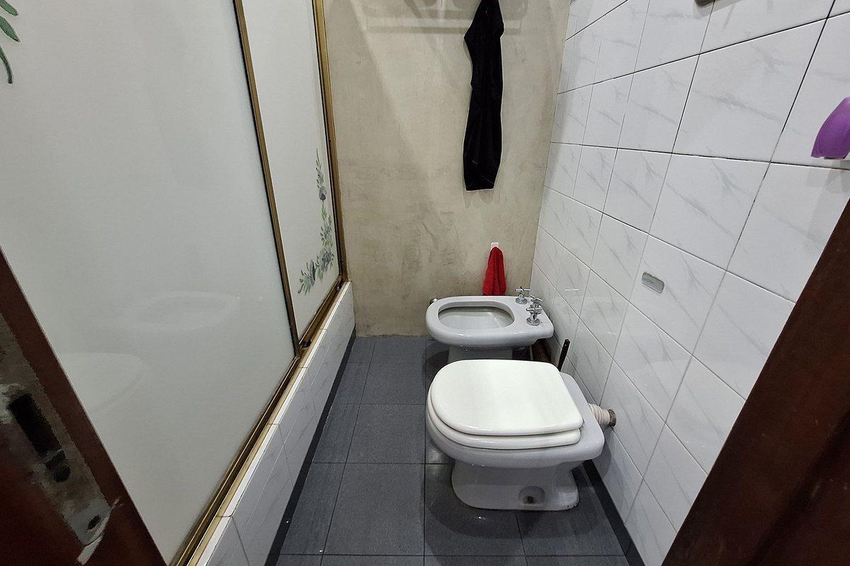 Foto de CASA EN VENTA LOTE PROPIO EXCELENTE ESTADO, imagen 4