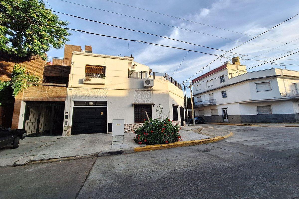 Foto de CASA EN VENTA LOTE PROPIO EXCELENTE ESTADO, imagen 3