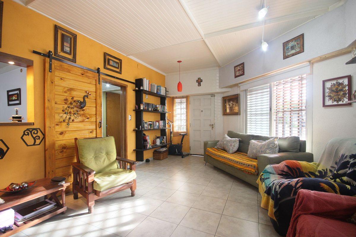 Foto de CASA EN VENTA LOTE PROPIO EXCELENTE ESTADO, imagen 1
