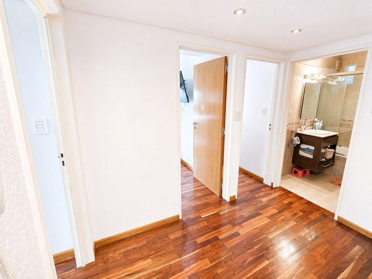 Foto de VENTA DEPARTAMENTO 5 AMBIENTES COCHERA BAULERA ESC, imagen 3