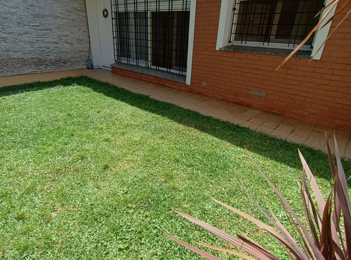 Foto de VENTA CASA 3 AMBIENTES QUILMES JARDIN COCHERA PARR, imagen 3