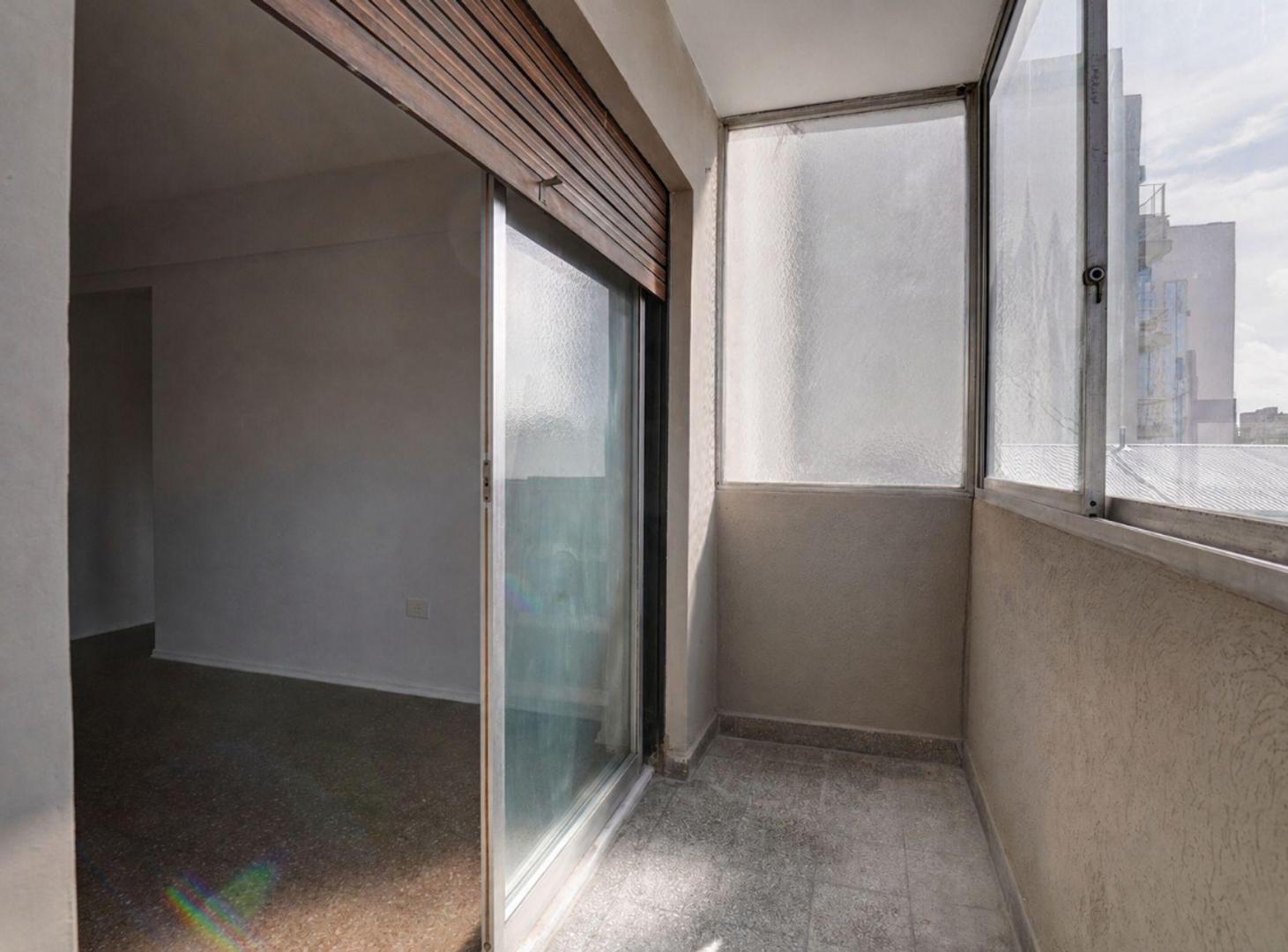 Foto de VENTA DEPARTAMENTO 3 AMBIENTES BALCON FLORES NORTE, imagen 1