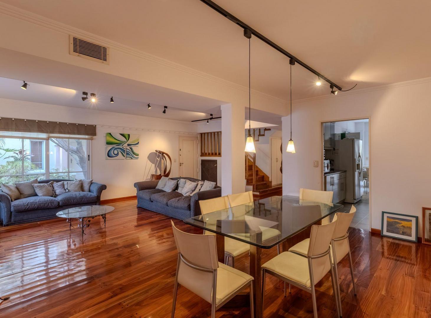 Foto de VENTA CASA CON SEGURIDAD PRIVADA -VILLA DEL PARQUE, imagen 3