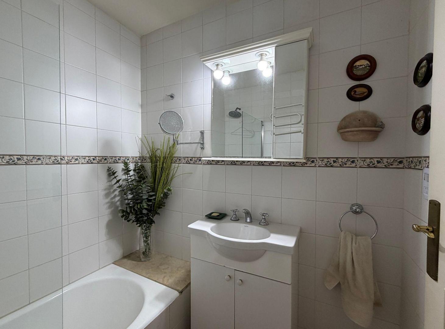 Foto de Venta departamento 2 ambientes Retiro balcón exc, imagen 2