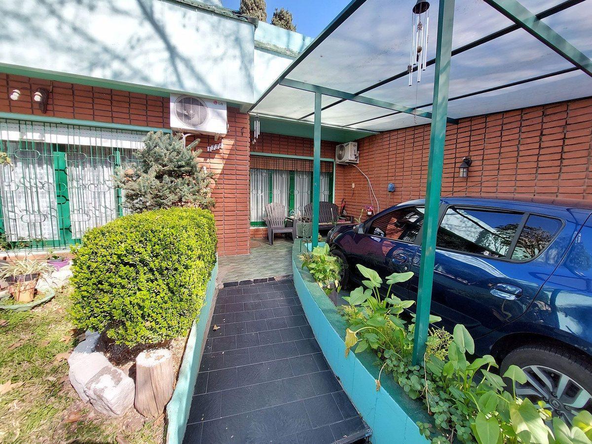 Foto de VENTA CASA 4 AMBIENTES EN PB MONTE CASTRO TERRAZA, imagen 2