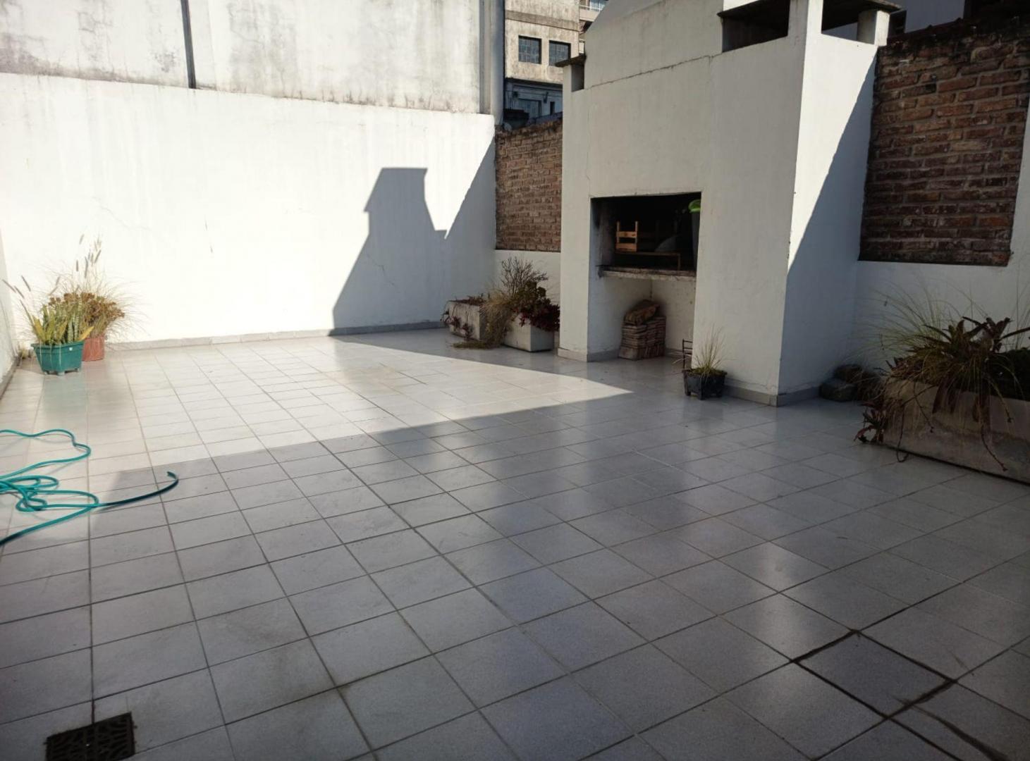 Foto de VENTA MONOAMBIENTE CON COCHERA Y PARRILLA AV BOEDO, imagen 2