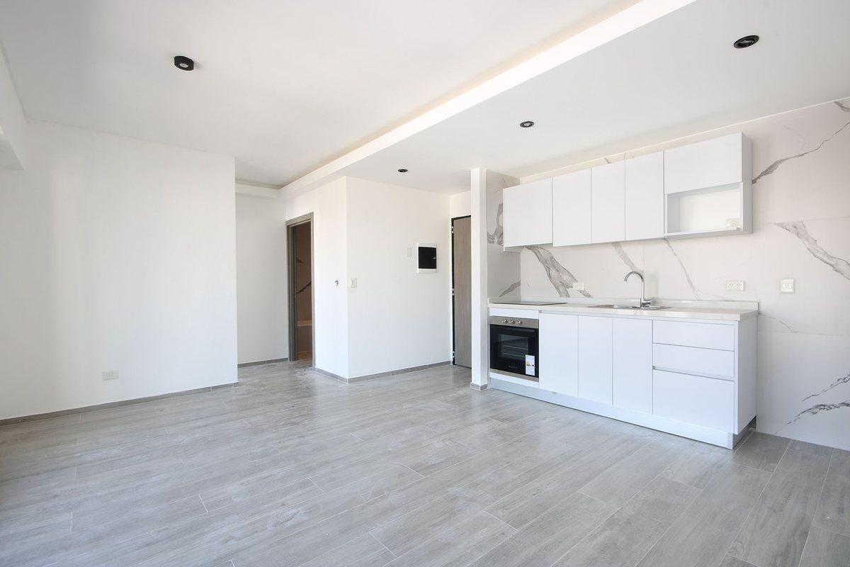 Foto de Alquiler 2 ambientes en Villa Gral Mitre / Balcón, imagen 4