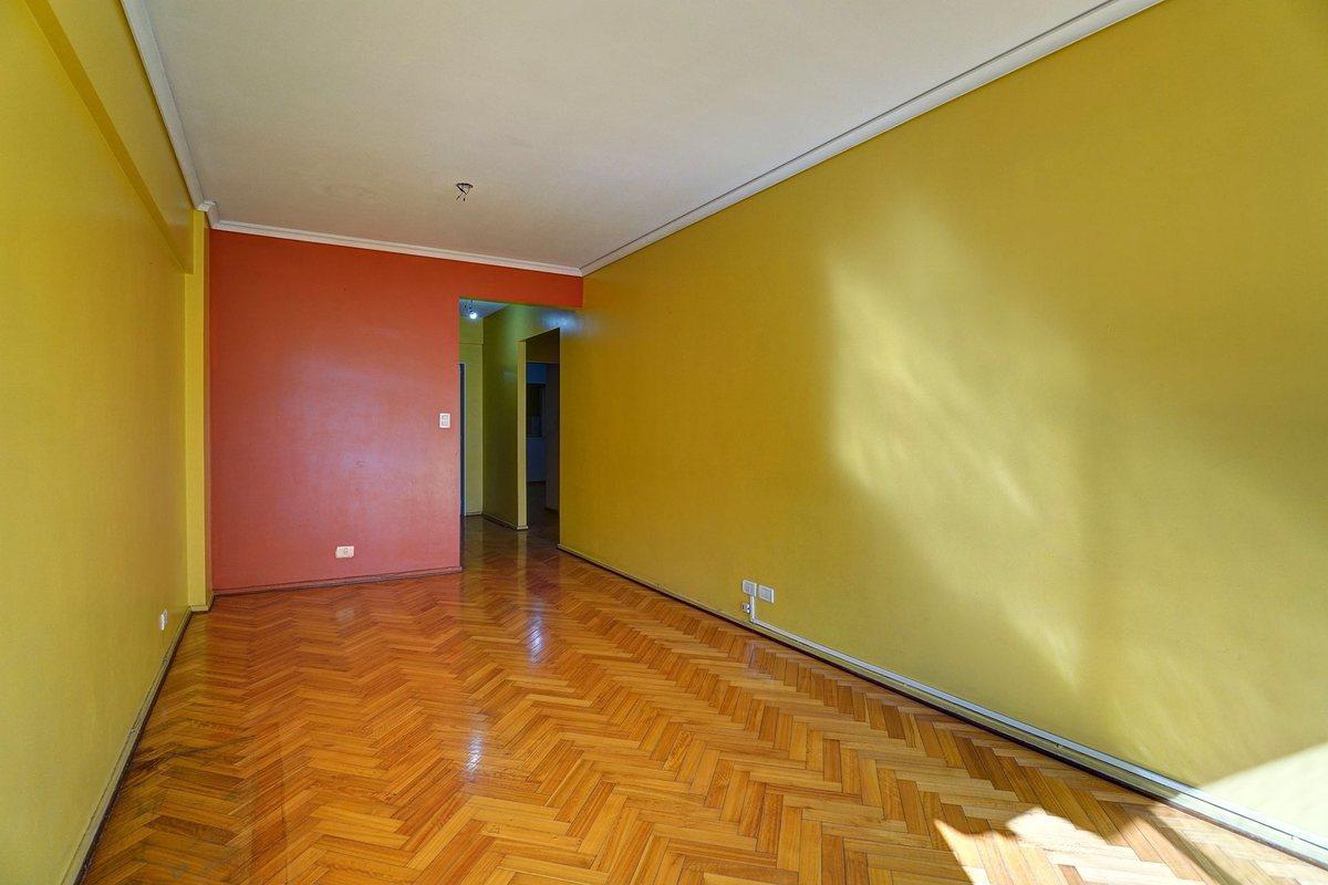 Foto de VENTA 3 AMBIENTES ALMAGRO CON DEPENDENCIA Y TOILET, imagen 3