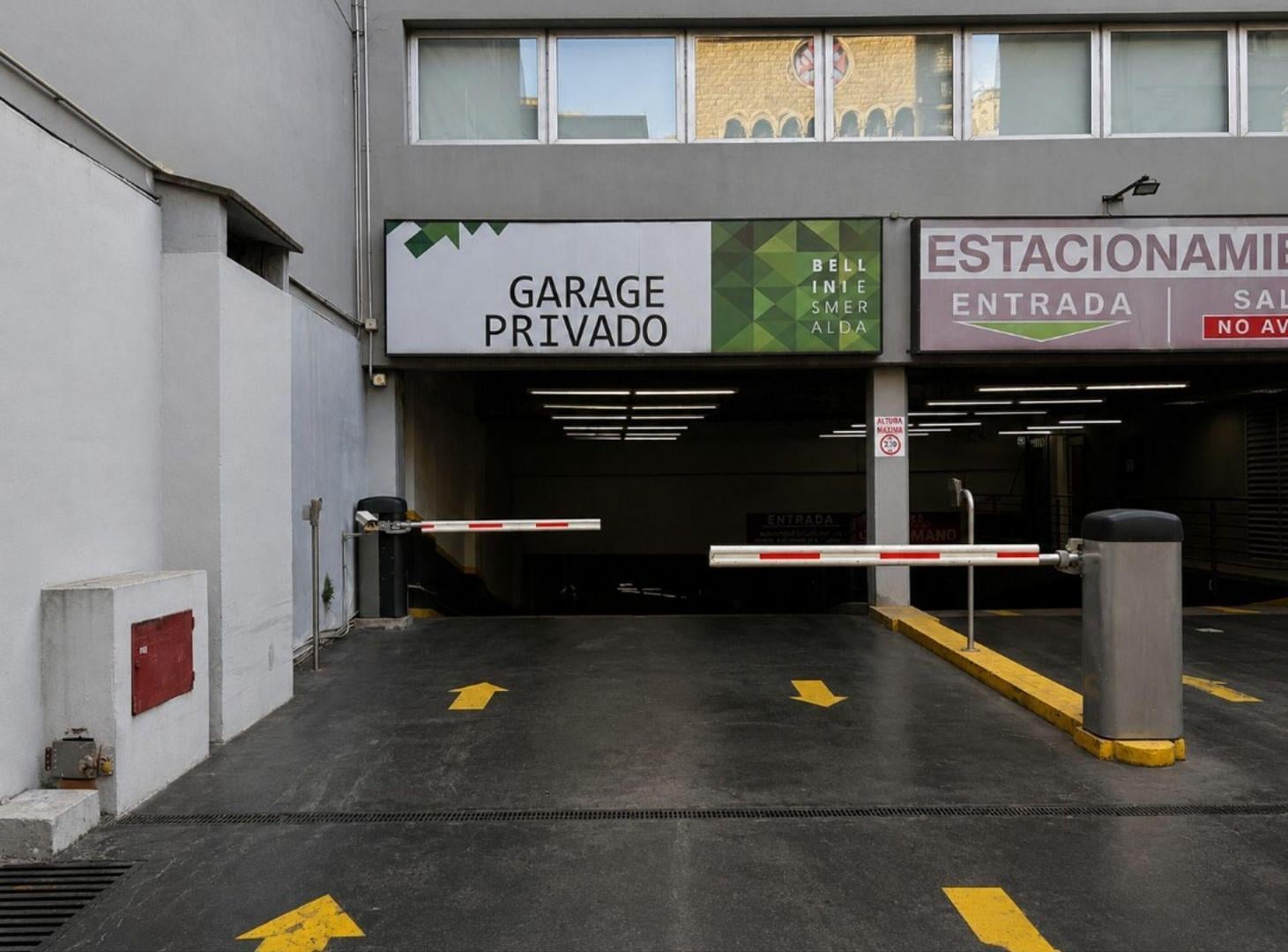 Foto de VENTA COCHERA RETIRO EDIFICIO BELLINI ESMERALDA, imagen 1