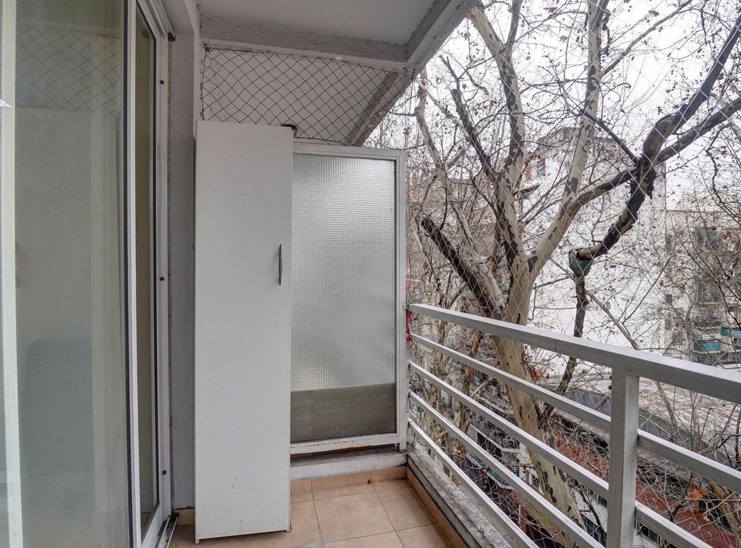 Foto de VENTA 2 AMBIENTES AL FRENTE BALCÓN BAÑO Y TOILETTE, imagen 5