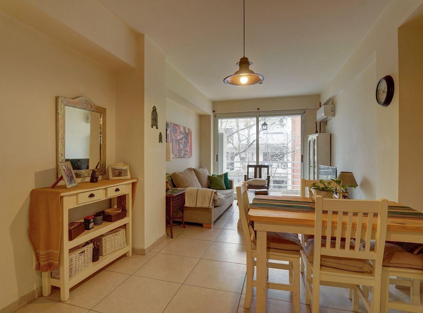 Foto de VENTA 2 AMBIENTES AL FRENTE BALCÓN BAÑO Y TOILETTE, imagen 1