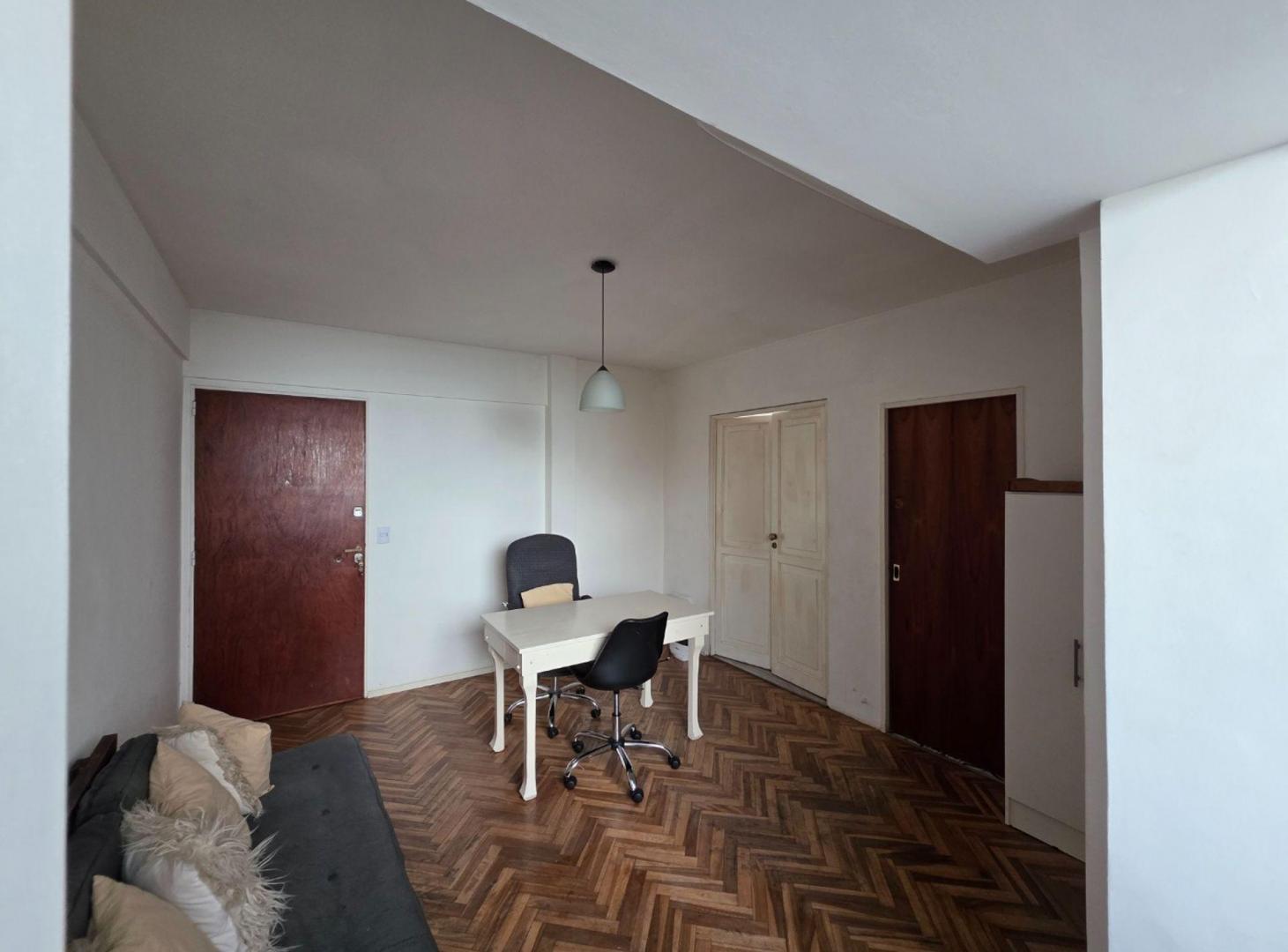 Foto de Departamento 2 ambientes PH escritorio Caballito, imagen 1