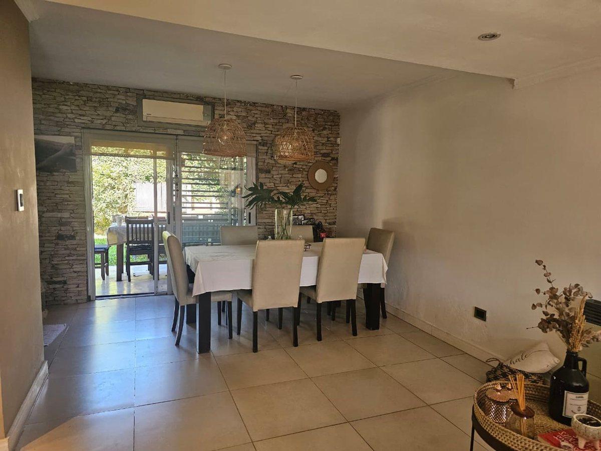 Foto de CASA 4 AMBIENTES VENTA PARQUE LELOIR JARDIN PILETA, imagen 3