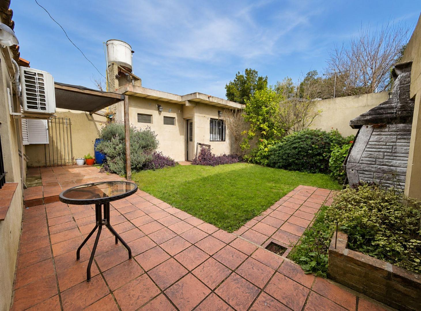 Foto de PH TIPO CASA EN VENTA PATIO Y PARRILLA QUILMES O., imagen 5