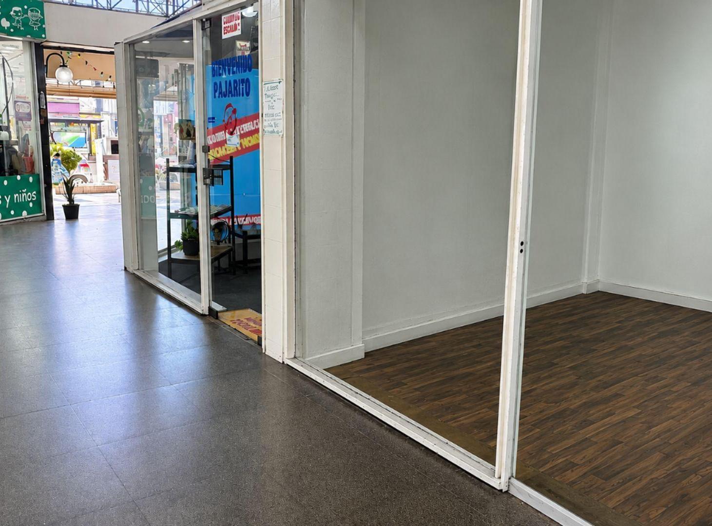 Foto de Local Galería Vía Roma Avellaneda ubic al ingreso!, imagen 5