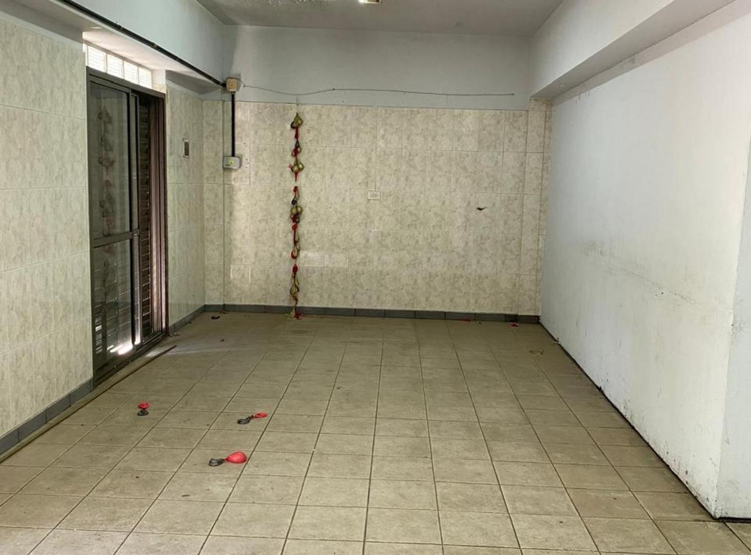 Foto de VENTA PH CON LOCAL Y TERRAZA, imagen 1