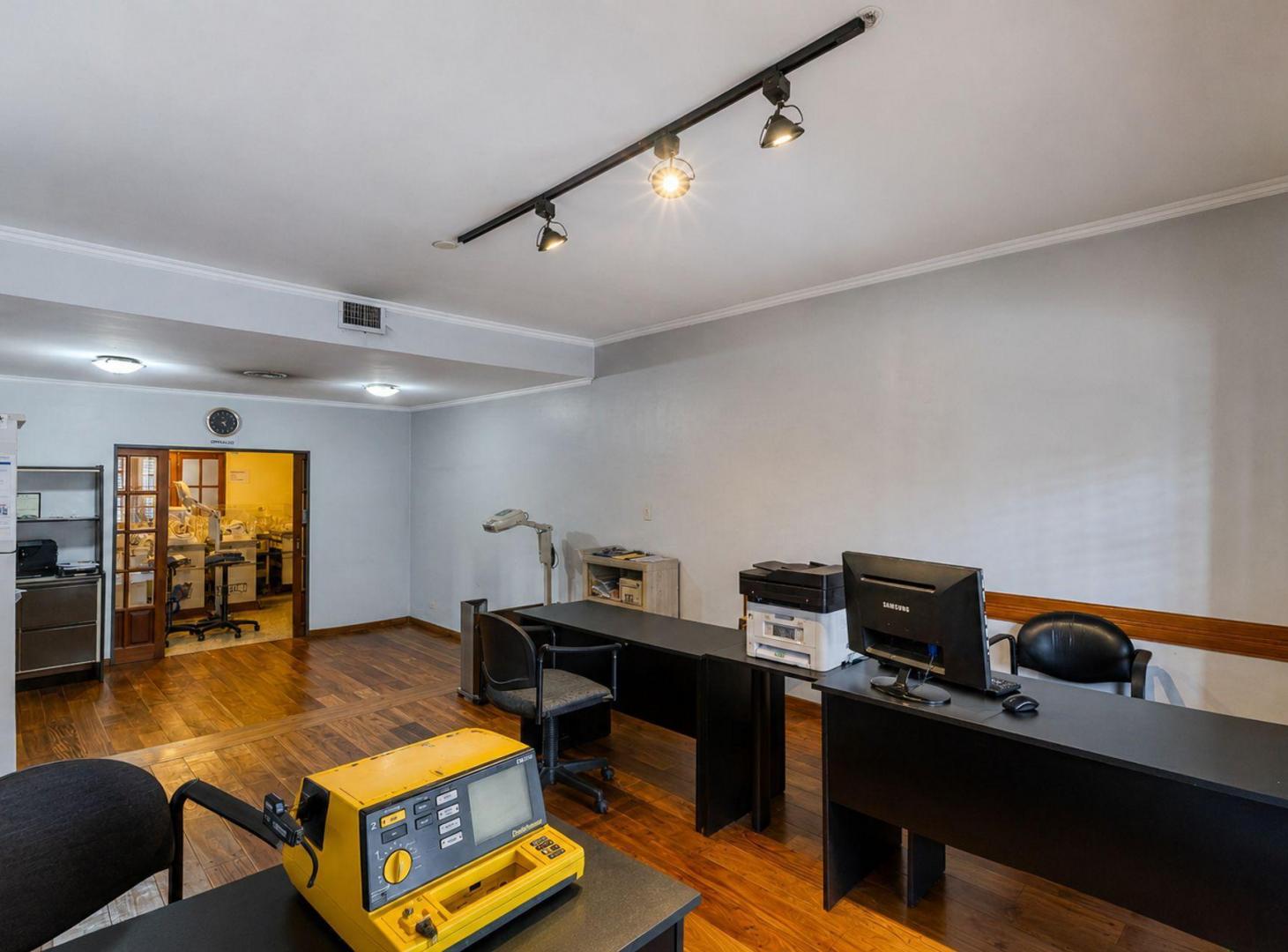 Foto de VENTA CASA MUNRO DOBLE LOTE, DOBLE ACCESO Y JARDIN, imagen 4