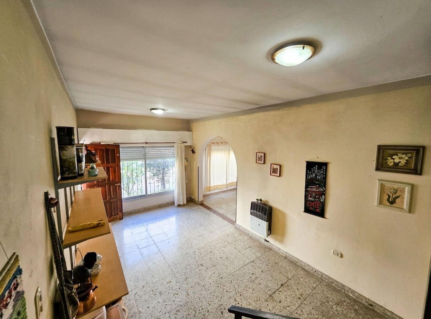 Foto de CASA 4 AMB EN VENTA CON COCHERA Y PATIO EZEIZA, imagen 3