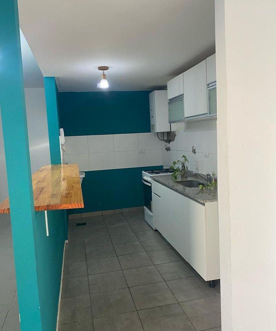 Foto de Venta Departamento 4 ambientes Parque Lezama, imagen 2