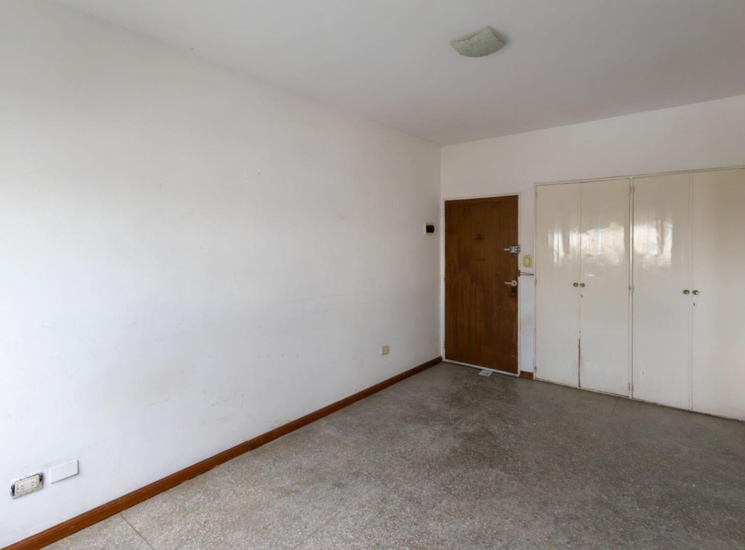 Foto de VENTA DEPARTAMENTO 3 AMBIENTES LUMINOSO BALCON, imagen 1
