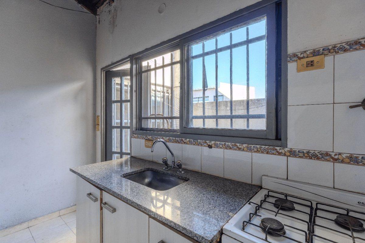 Foto de VENTA PH 2 AMBIENTES CON PATIO CIUDADELA, imagen 1