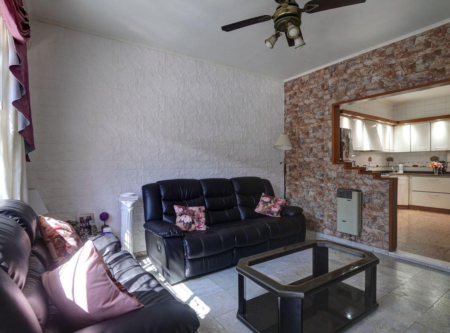Foto de VENTA PH TIPO CASA 5 AMB Villa del Parque COCHERA, imagen 1