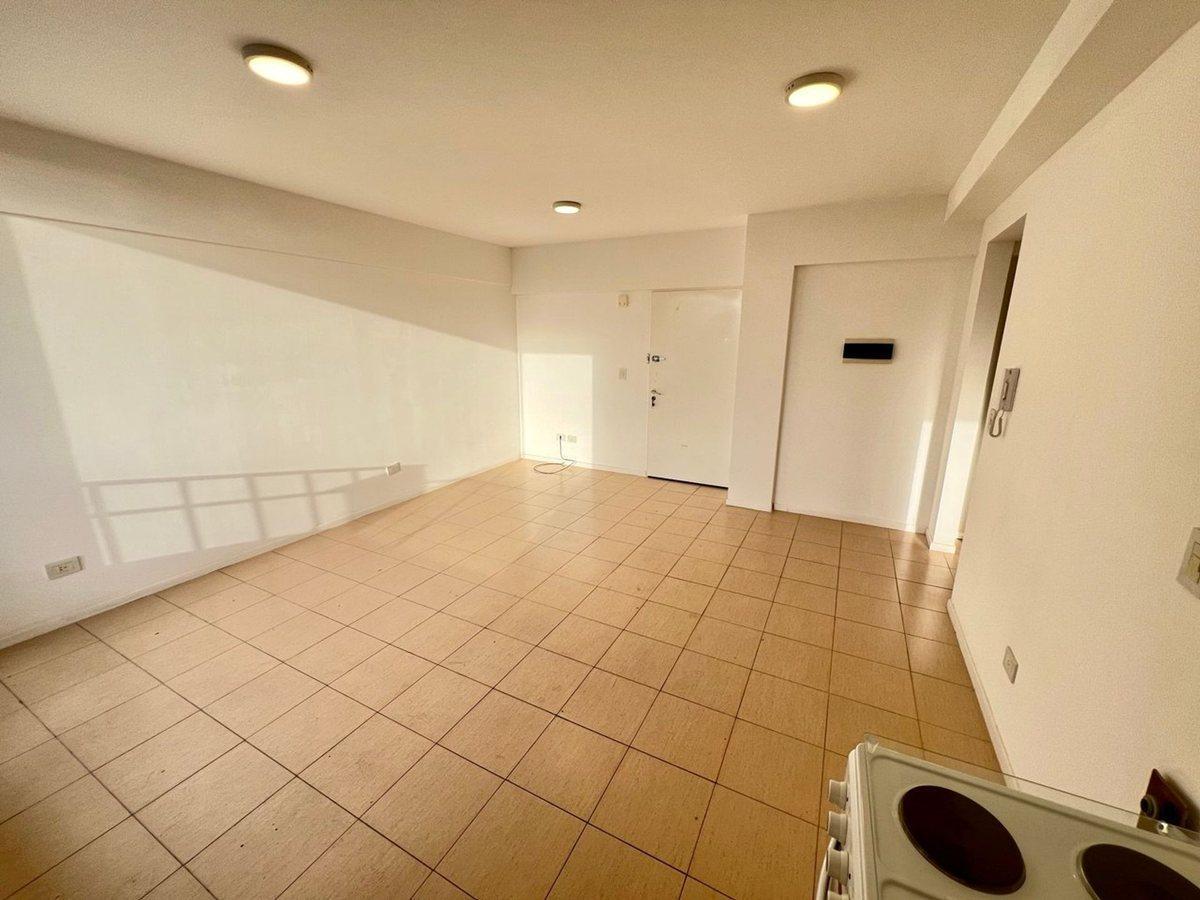 Foto de VENTA DEPARTAMENTO 2 AMBIENTES MUCHA LUZ POMPEYA, imagen 4