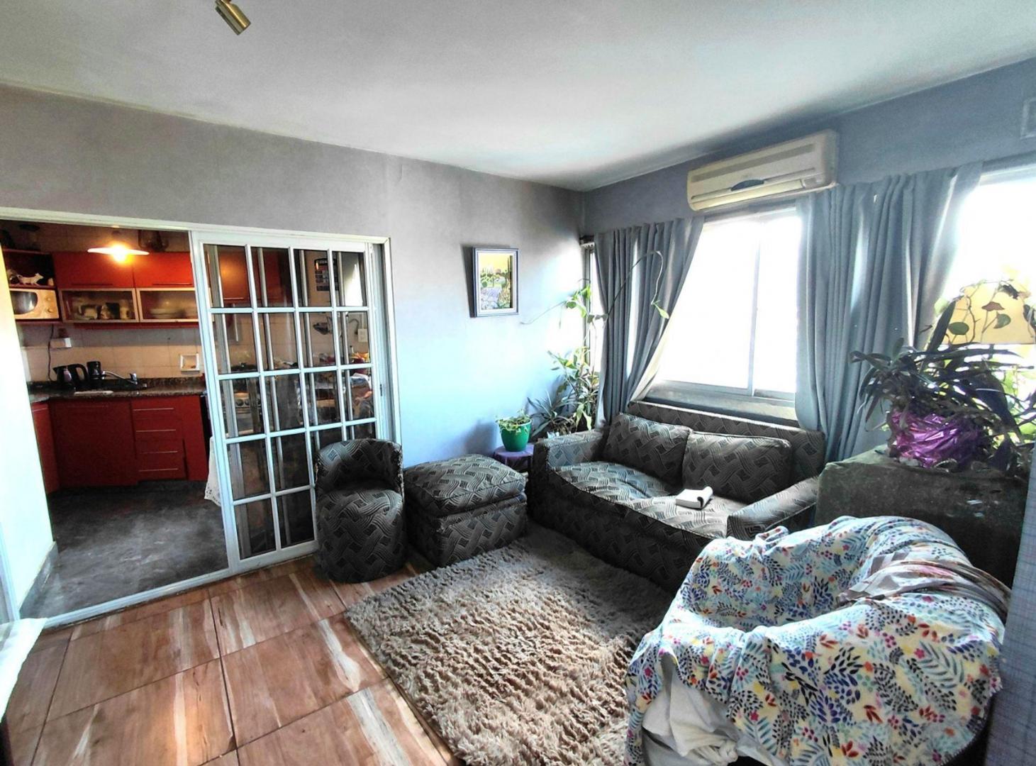 Foto de VENTA DEPARTAMENTO 4 AMB 69M2 LUMINOSO V. LUGANO, imagen 4