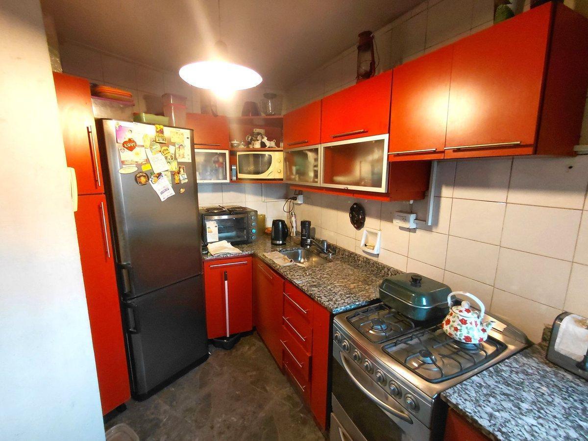 Foto de VENTA DEPARTAMENTO 4 AMB 69M2 LUMINOSO V. LUGANO, imagen 3