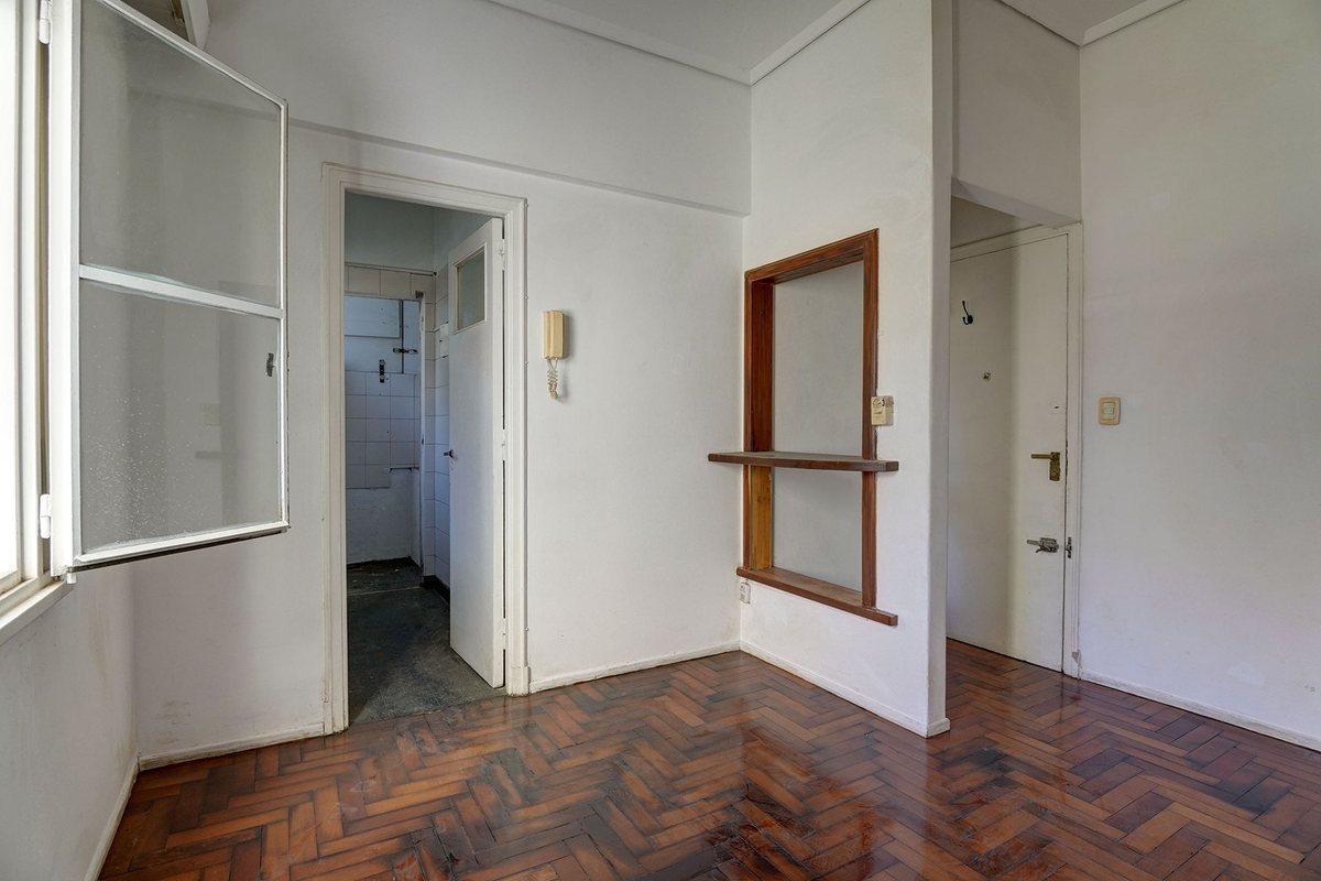 Foto de VENTA DEPARTAMENTO 2 AMBIENTES FLORES LUMINOSO, imagen 3