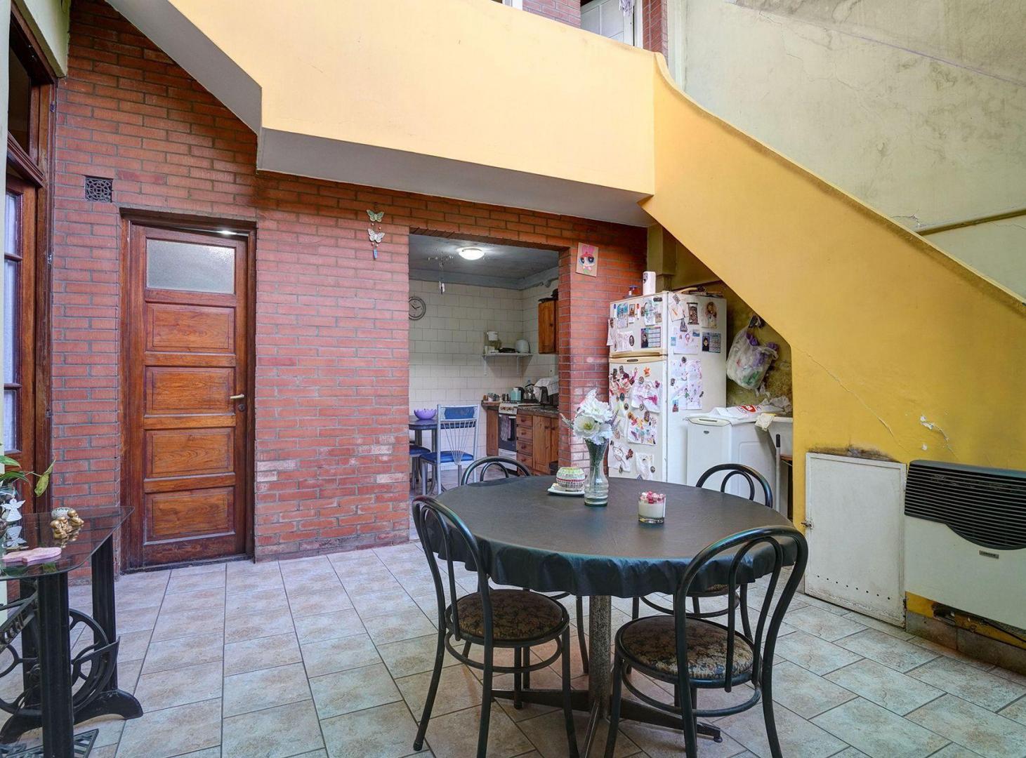 Foto de VENTA PH 4 AMBIENTES PATIO LUMINOSO V GRAL MITRE, imagen 1