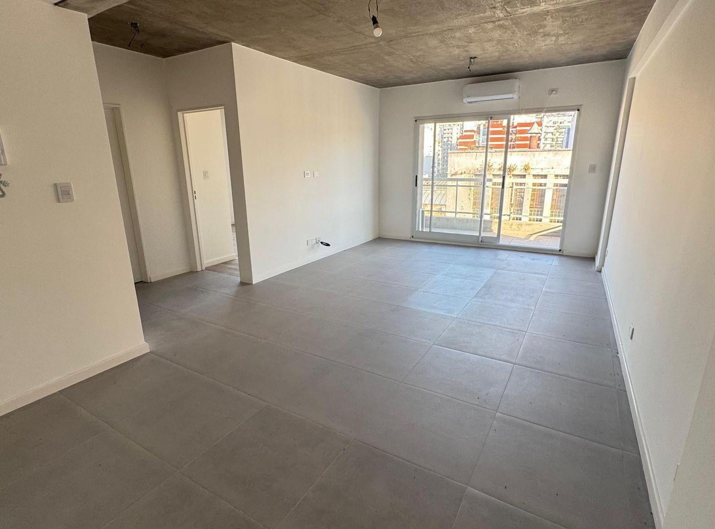 Foto de VENTA DEPARTAMENTO 2 AMBIENTES CON BALCON ALMAGRO, imagen 1