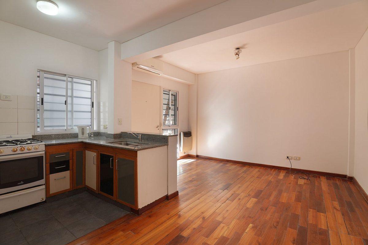 Foto de Venta PH 2 ambientes Saavedra con balcón cochera, imagen 4