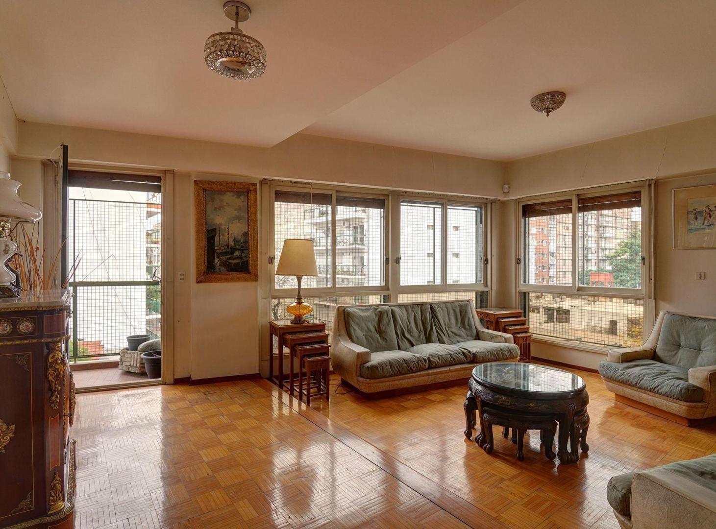 Foto de VENTA PISO 5 AMBIENTES CABALLITO 2 COCHERA BAULERA, imagen 1