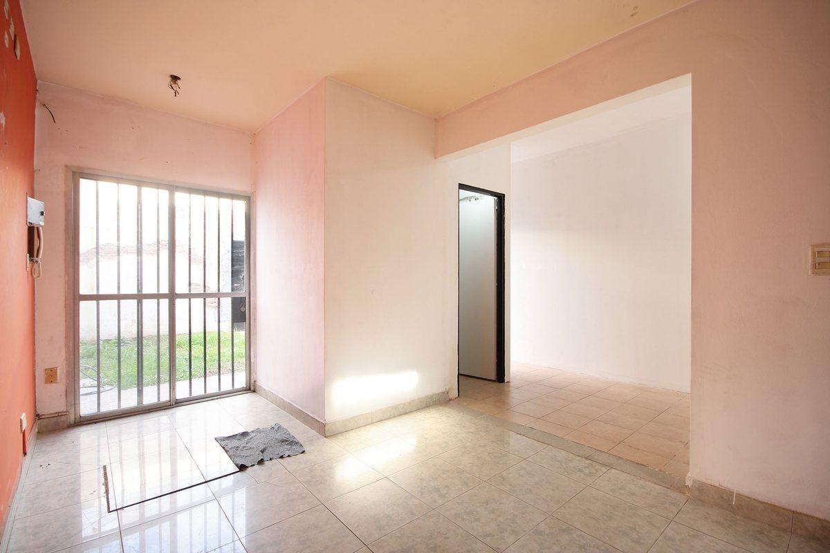 Foto de Venta casa 5 ambientes Piñeyro Avellaneda cochera, imagen 2