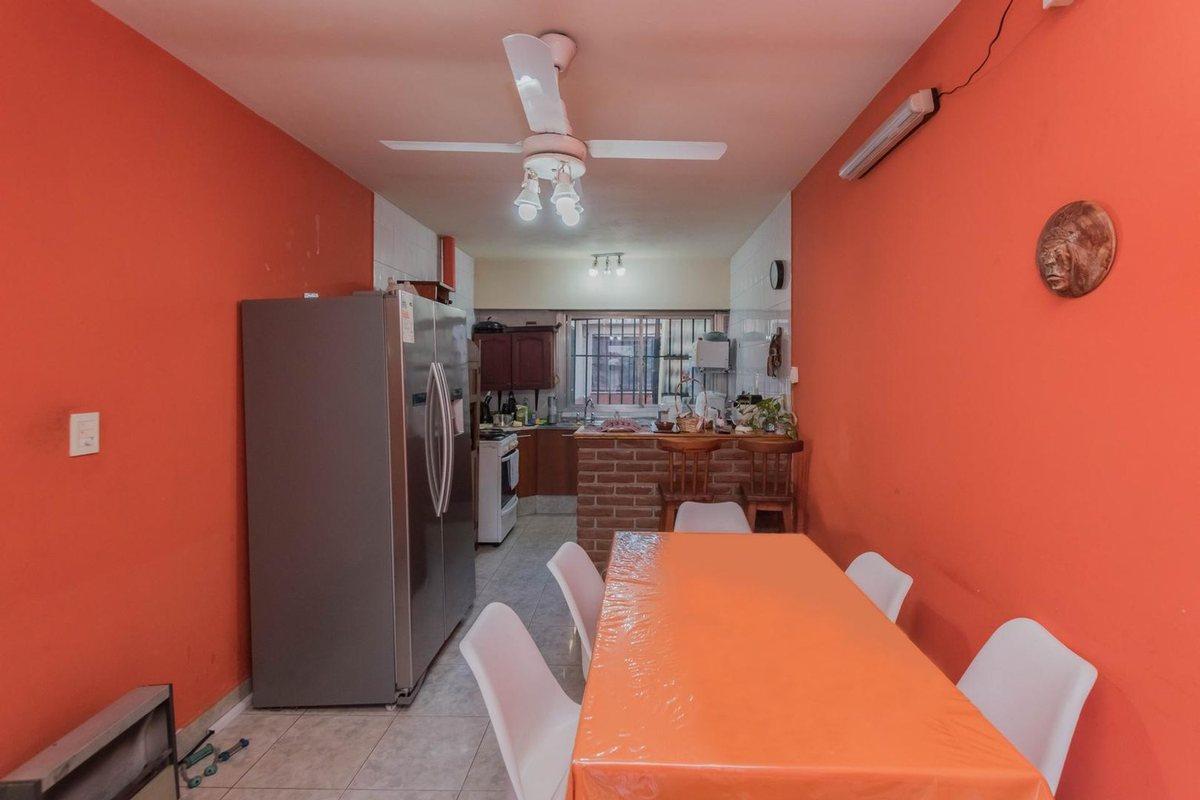 Foto de Venta casa 5 ambientes Piñeyro Avellaneda cochera, imagen 4