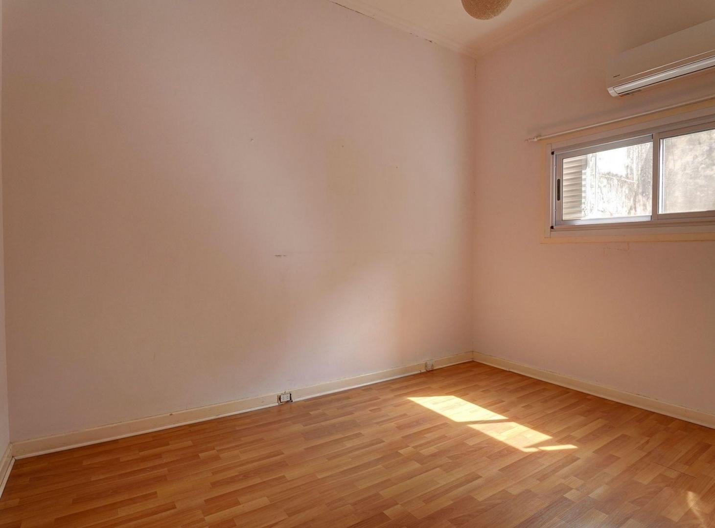 Foto de VENTA DEPARTAMENTO 3 AMBIENTES BALVANERA ESCALERA, imagen 3