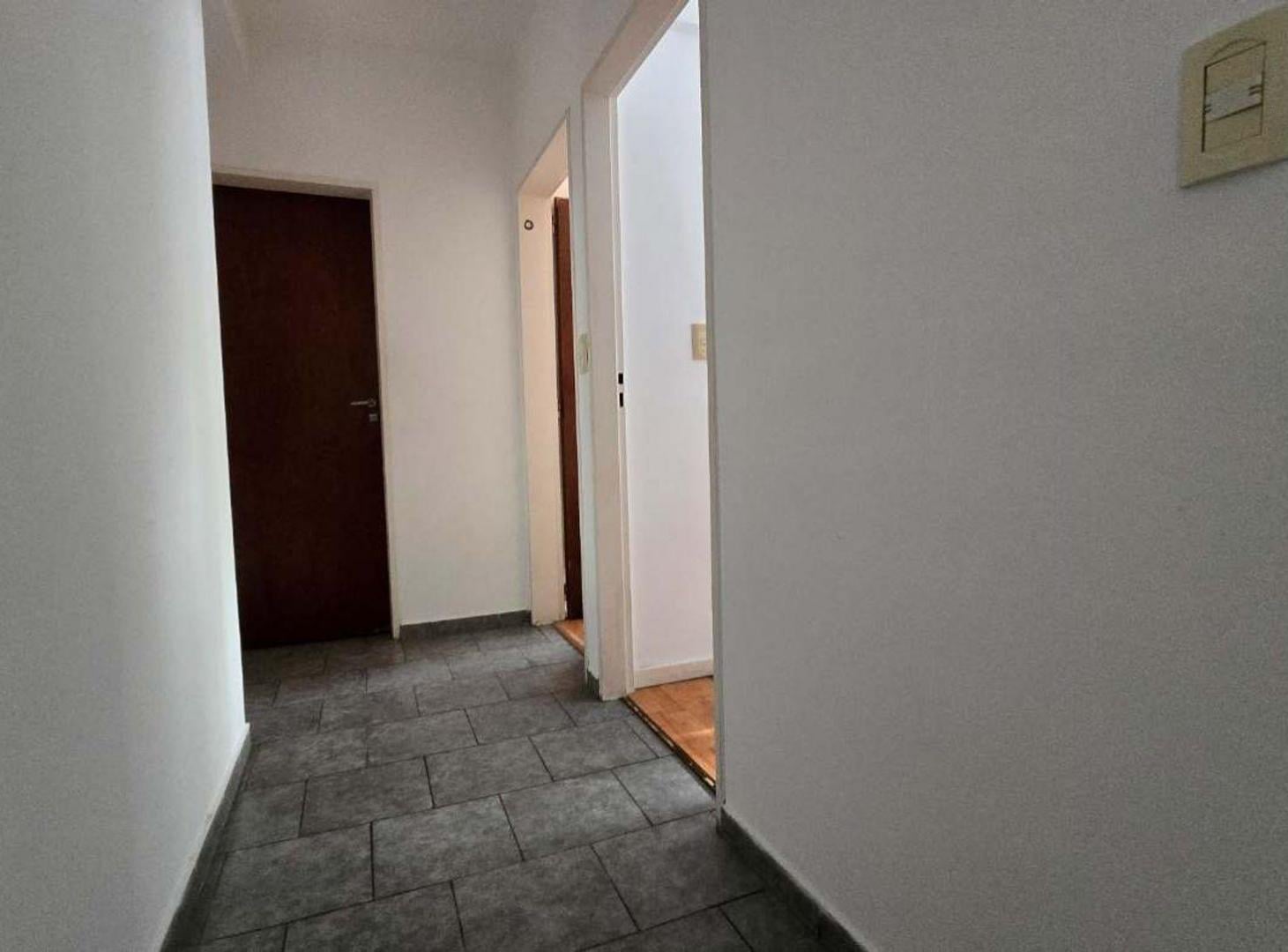 Foto de DEPARTAMENTO 3 AMBIENTES BALCON CORRIDO EN ALMAGRO, imagen 4