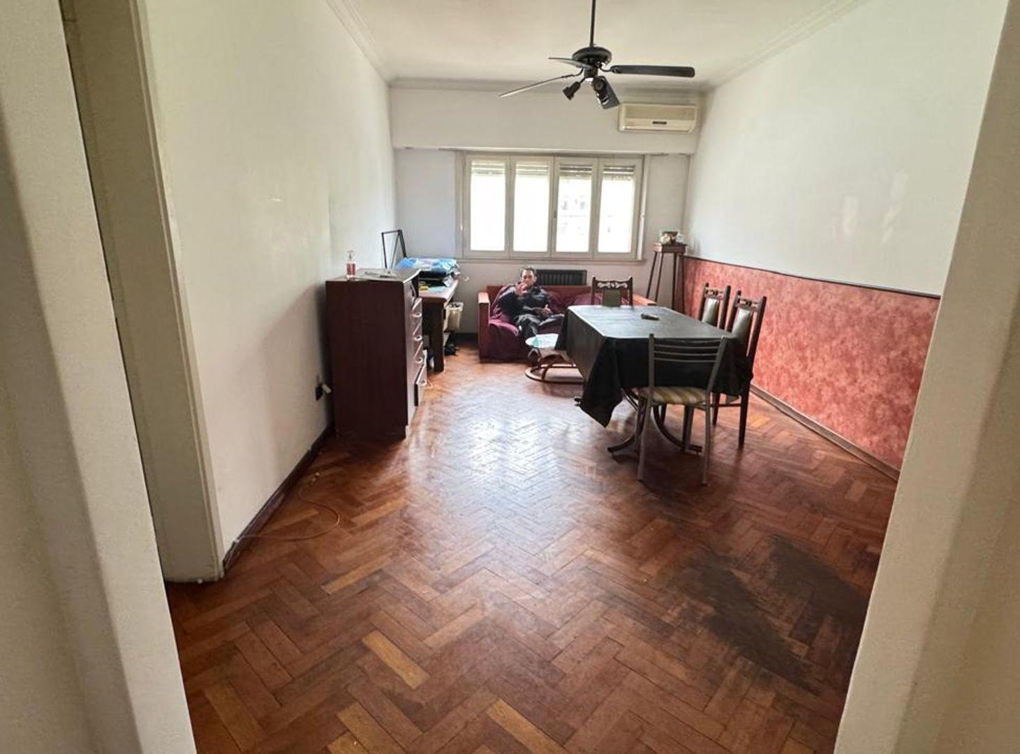 Foto de VENTA DEPARTAMENTO 4 AMBIENTES CON BALCON ALMAGRO, imagen 1
