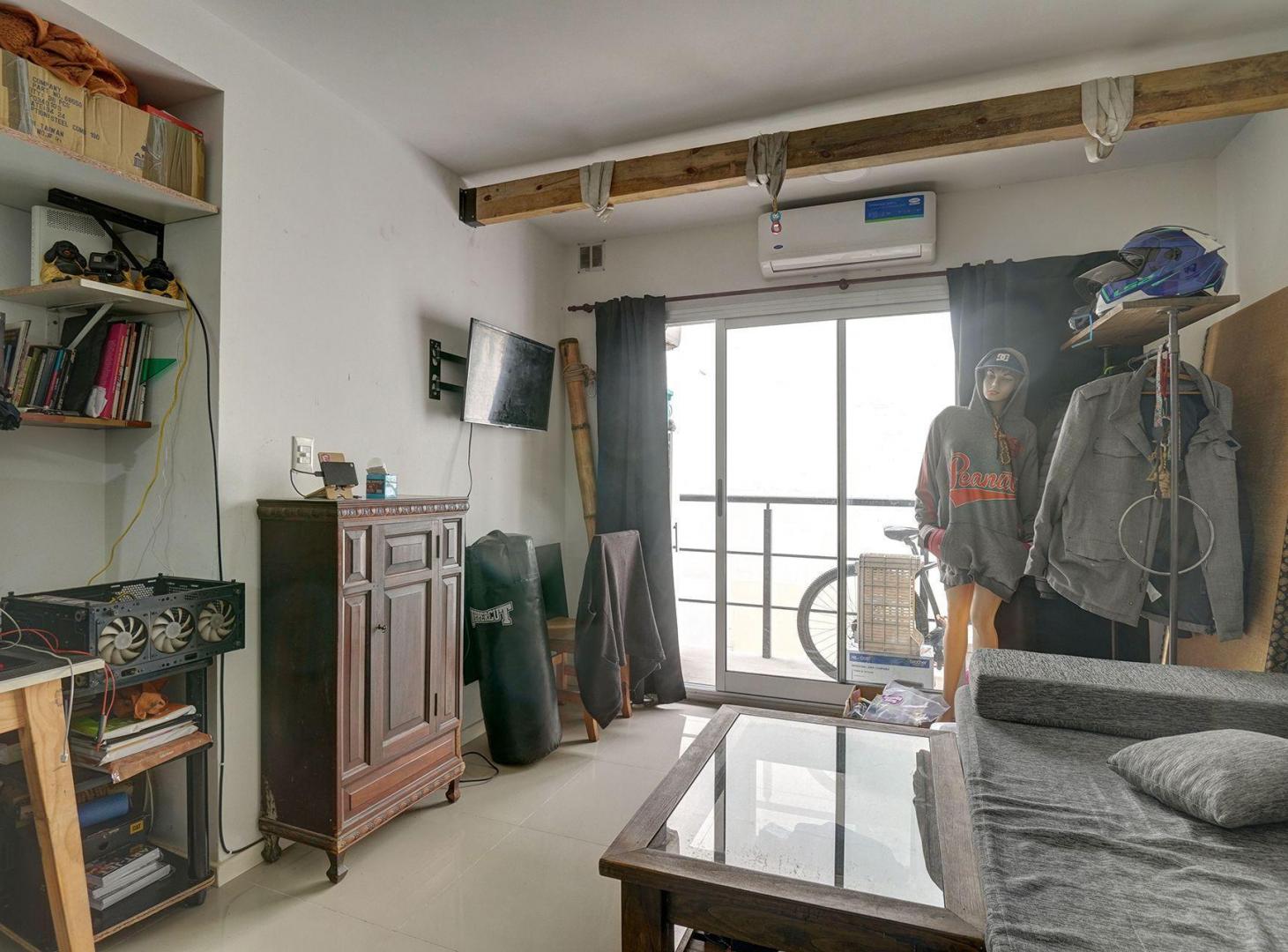 Foto de MONOAMBIENTE EN VENTA EN MONTE CASTRO CON BALCON, imagen 2