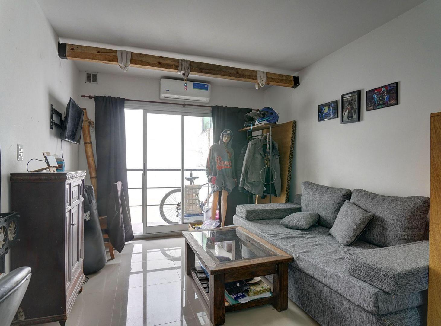 Foto de MONOAMBIENTE EN VENTA EN MONTE CASTRO CON BALCON, imagen 1