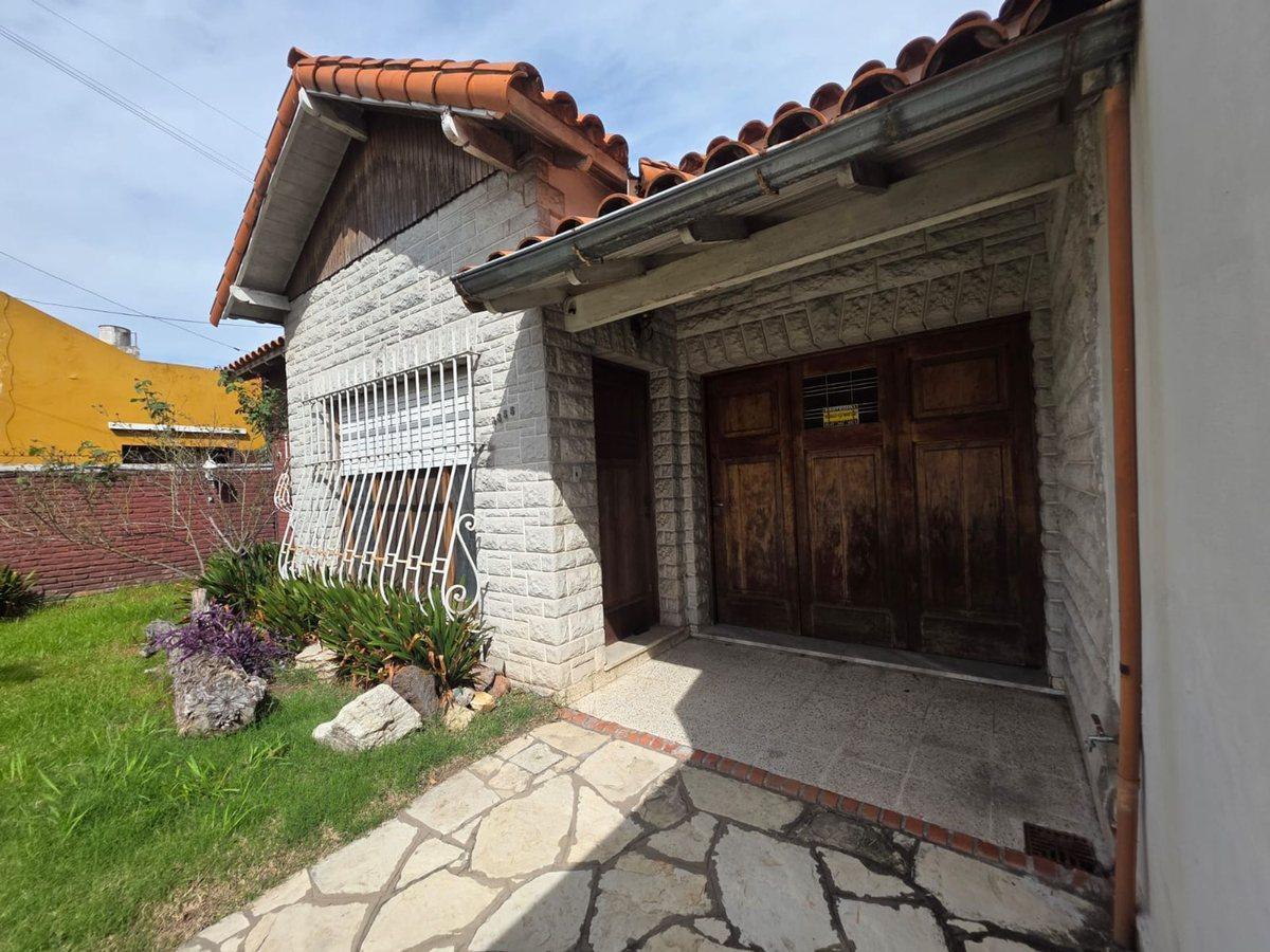 Foto de VENTA DE CASA 4 AMBIENTES JARDIN COCHERA SAN JUSTO, imagen 1